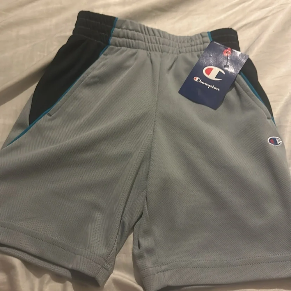 NWT  Champion Color Block Mesh Shorts Concrete/Black